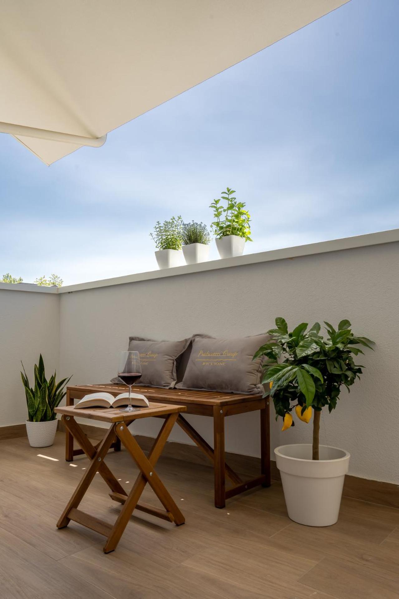 Inaugurazione 2024 - Villa Pratu Apartments A 100 Metri Dal Mare Riccione Bagian luar foto