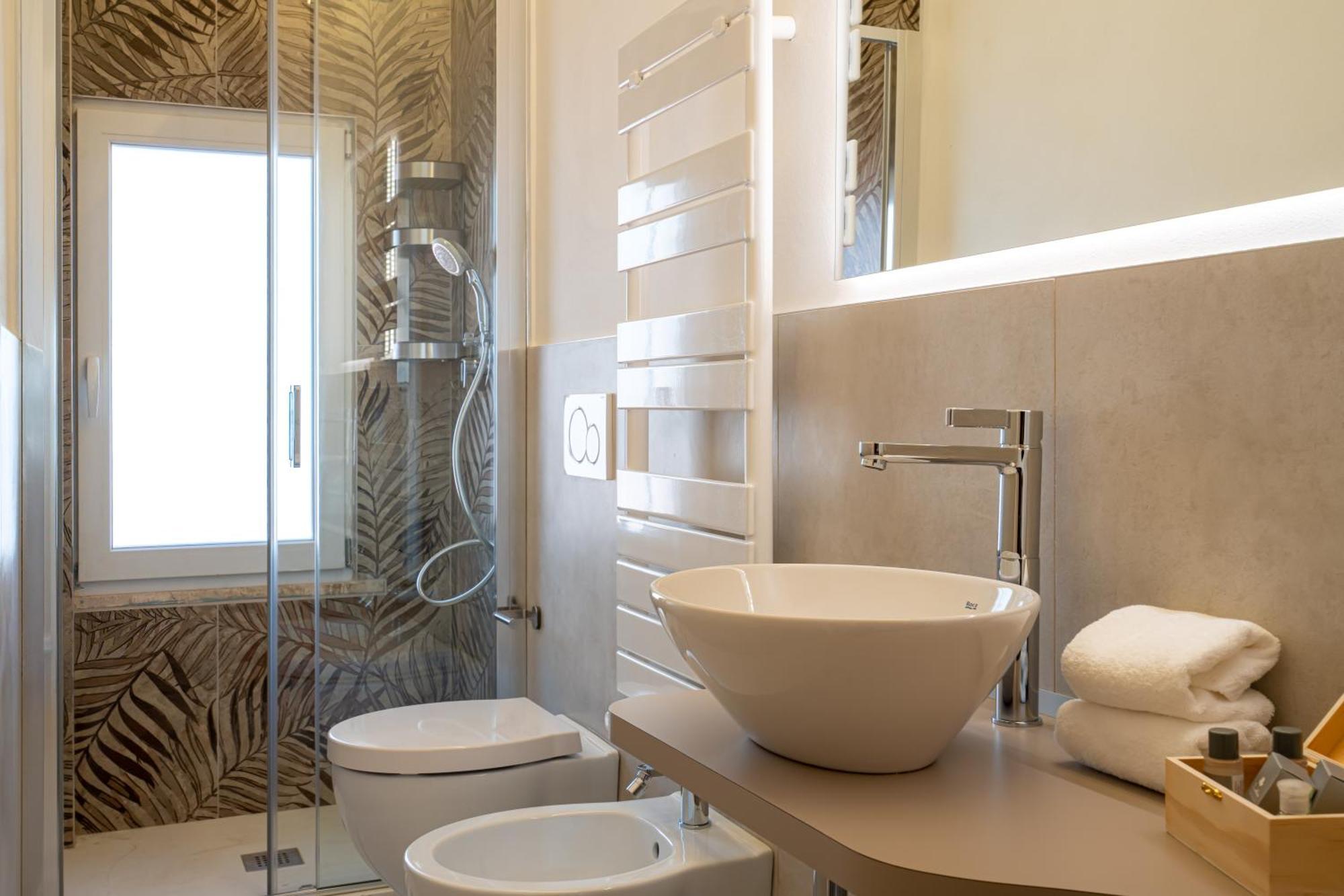 Inaugurazione 2024 - Villa Pratu Apartments A 100 Metri Dal Mare Riccione Ruang foto