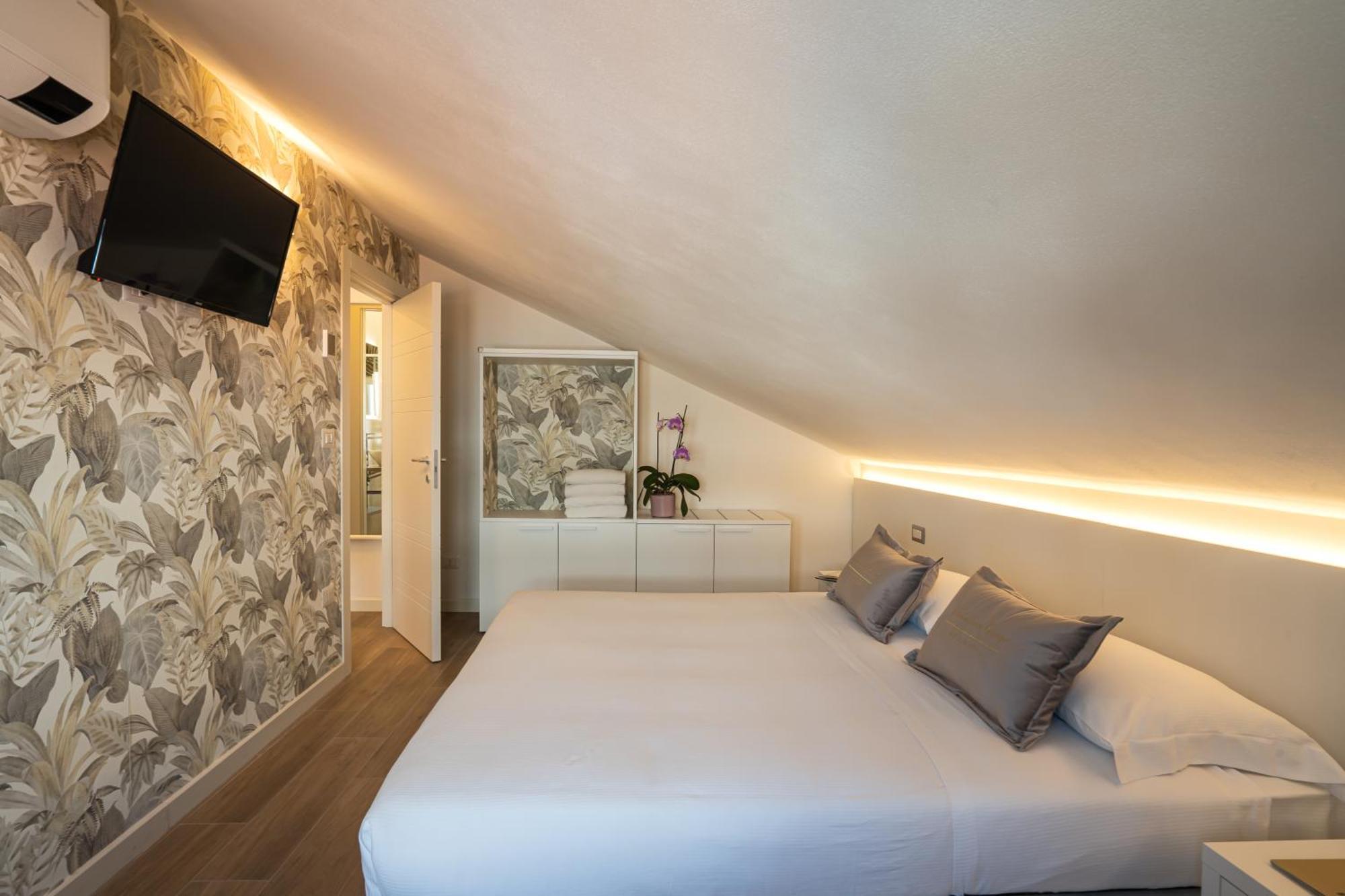 Inaugurazione 2024 - Villa Pratu Apartments A 100 Metri Dal Mare Riccione Ruang foto