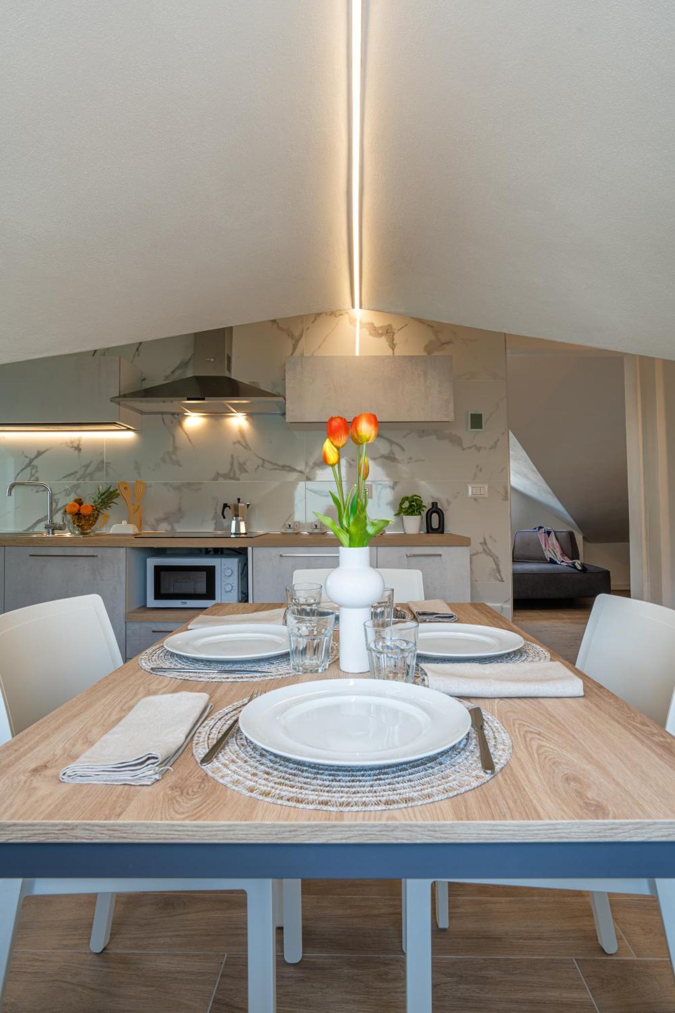 Inaugurazione 2024 - Villa Pratu Apartments A 100 Metri Dal Mare Riccione Ruang foto